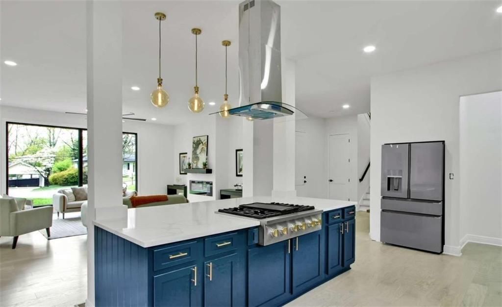 Building Photo - 537 Stillwood Dr