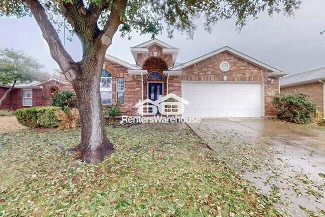 Building Photo - MOVE IN Special 1/2 Off One Month Rent REA...