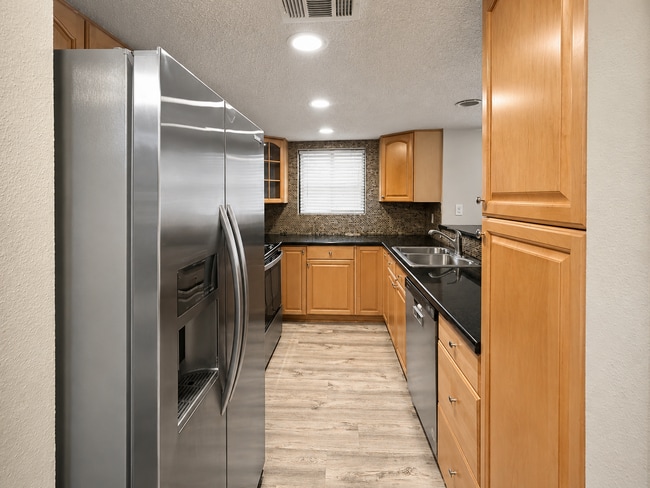Building Photo - 1406 Lemon Tree Ln