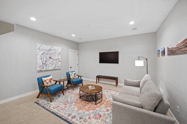 Building Photo - 7356 Kalland Cir NE