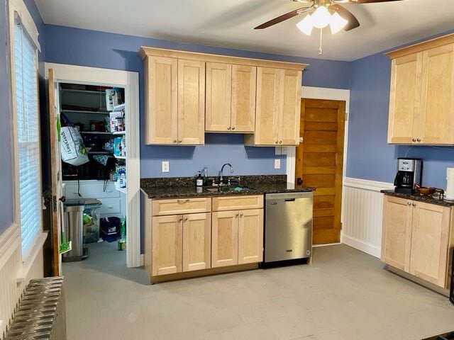 Kitchen - 25 Bungalow Ave
