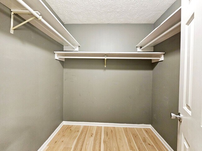 Building Photo - Town Of Springlake