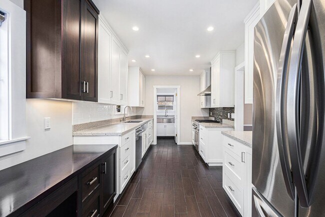 Building Photo - 3229 Central Ave