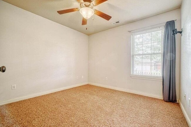 Building Photo - 2001 Cecil St