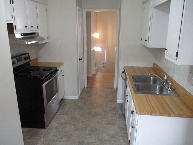 Building Photo - 1039 E Huntington Pl