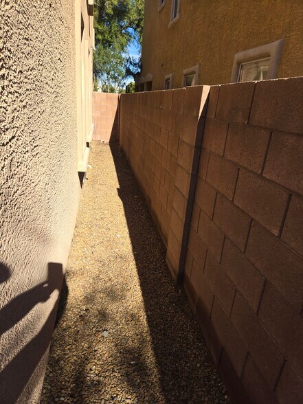 Building Photo - 8007 Torremolinos Ave