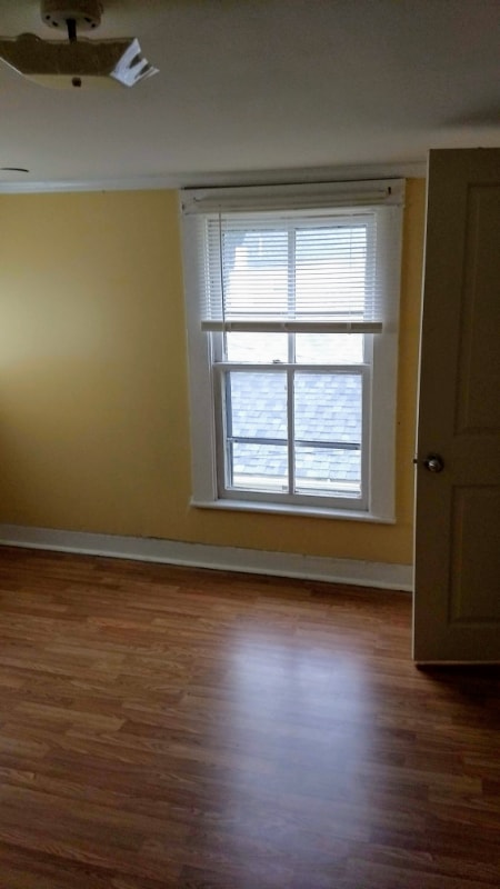 Building Photo - 301-10 1/2 10 1/2 St NW