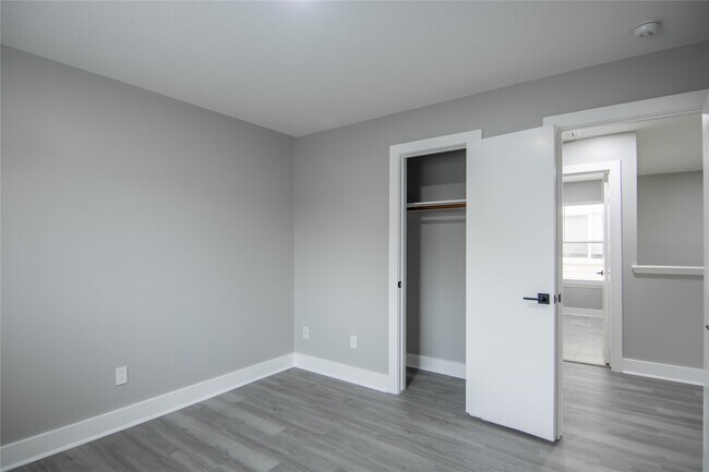 Building Photo - 20911 Young Meadows Way