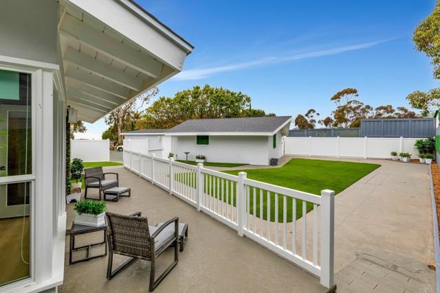 Building Photo - 6490 La Jolla Scenic S Dr