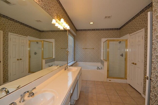 Building Photo - 15307 Amesbury Ln