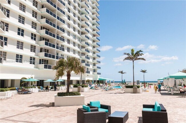 Building Photo - 3725 S Ocean Dr