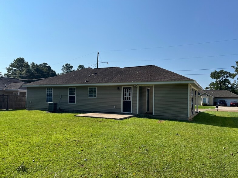 Building Photo - 16361 Blossom Ln