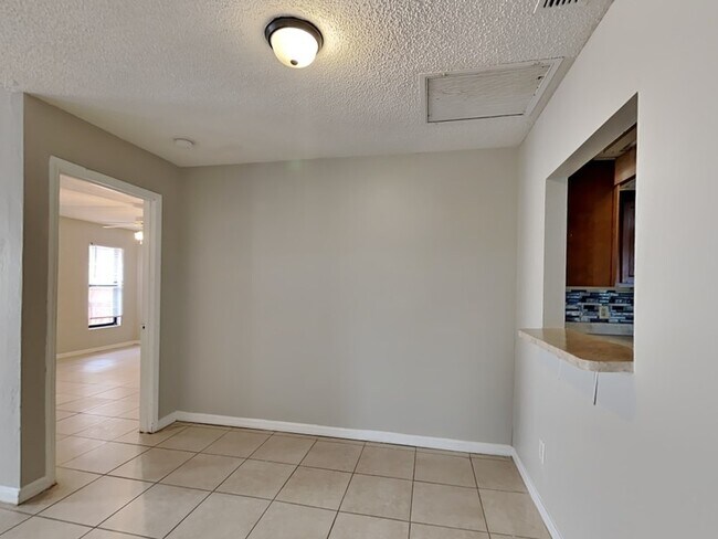 Building Photo - 102 Cascade St