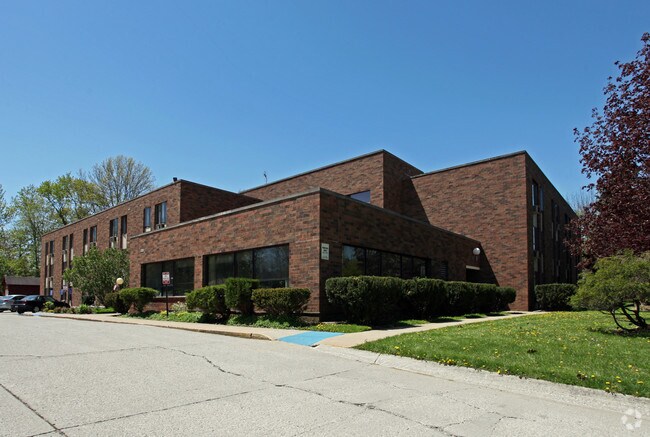 Primary Photo - Concord Manor Apartments