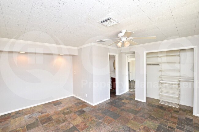 Building Photo - 317 E Catalina Dr