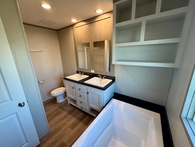 Building Photo - 5110 Caicos Calle