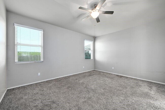 Building Photo - 374 Wincliff Dr