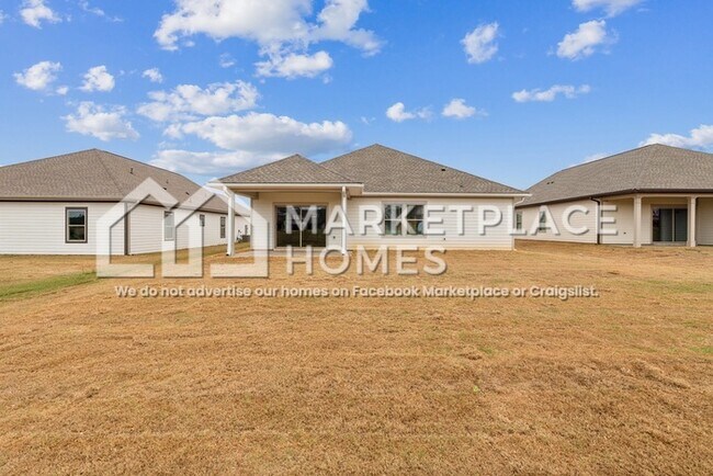 Building Photo - 315 McHenry Dr