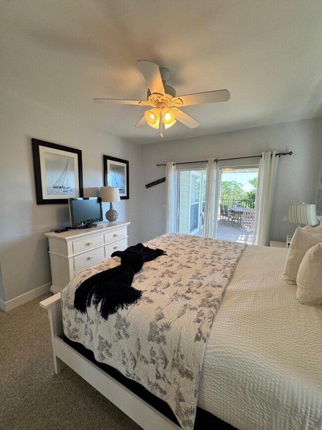 Building Photo - 1732 W County Hwy 30A