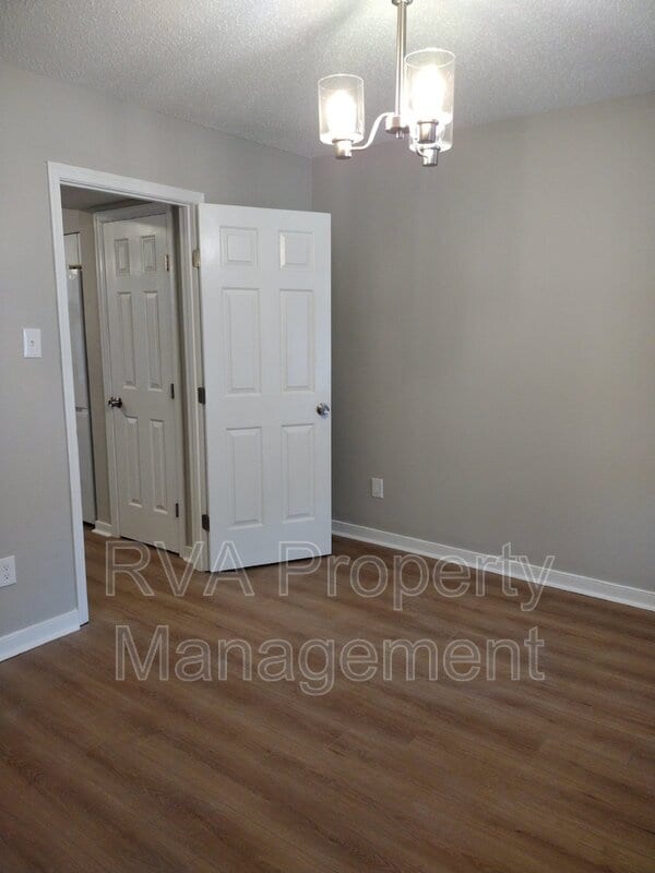 Building Photo - 3902 Birdbrook Dr