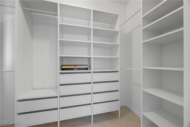 Building Photo - 5037 Arancia Ln