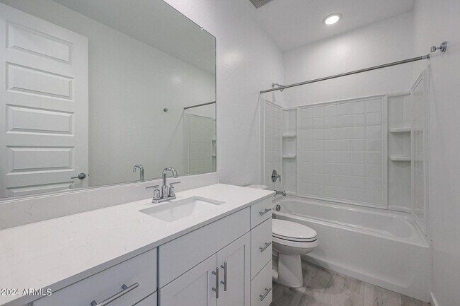 Building Photo - 7682 W Jackrabbit Ln