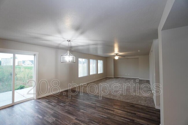 Building Photo - 13776 S Piano Ave