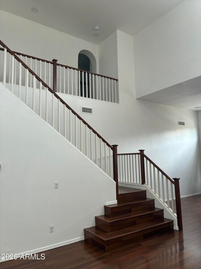 Building Photo - 2741 W Redwood Ln