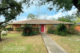 Building Photo - 1000 Lindenwood Dr