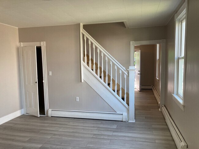 Building Photo - 101 Knobley St