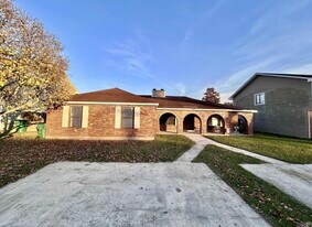 Building Photo - 22315 Brownie St