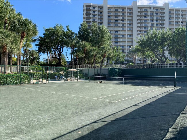 Building Photo - 4101 N Ocean Blvd