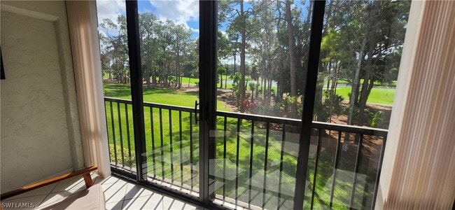 Building Photo - 228 Fox Glen Dr