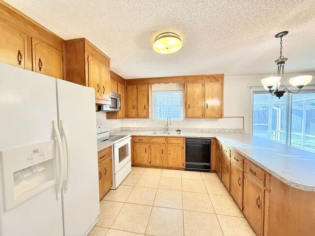 Building Photo - 67 N 69th Ave