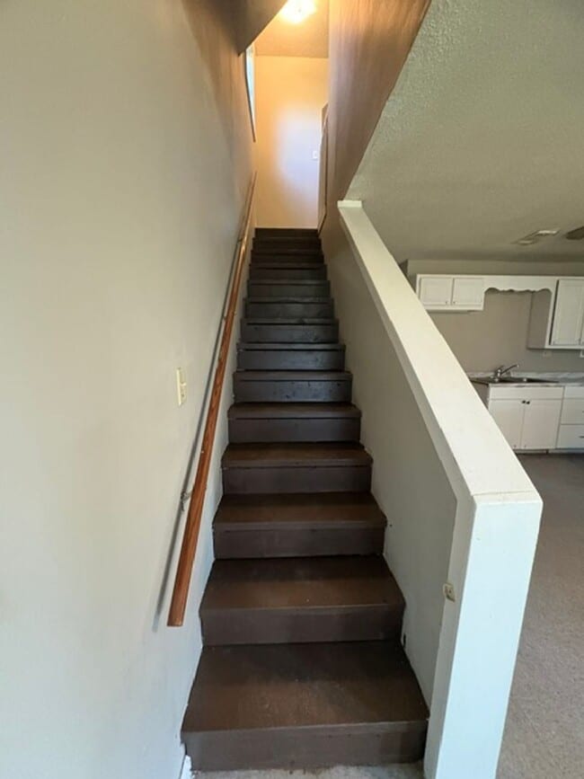 Building Photo - Renovated 3 Bedroom 2 Bath Home for Rent!