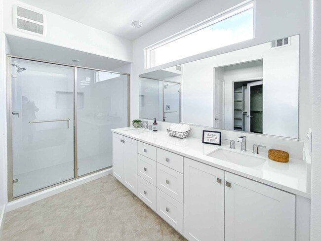 Building Photo - 1893 Union St