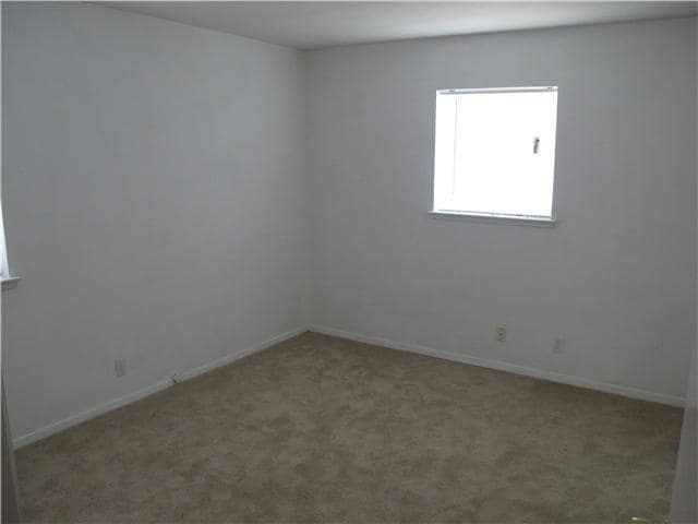 Building Photo - 8418 Briarwood Ln