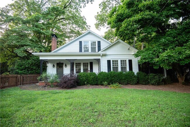 Primary Photo - 5450 E Mountain St