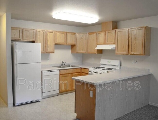 Building Photo - 1930 N Creekwood Park Cir