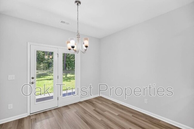 Building Photo - 216 Sarcoxie Rd