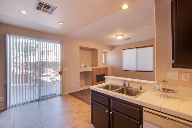 Building Photo - Summerlin west home