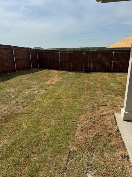 Building Photo - 1504 Tin Roof Rd