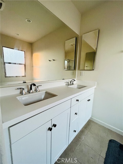 Building Photo - 186 Augustine