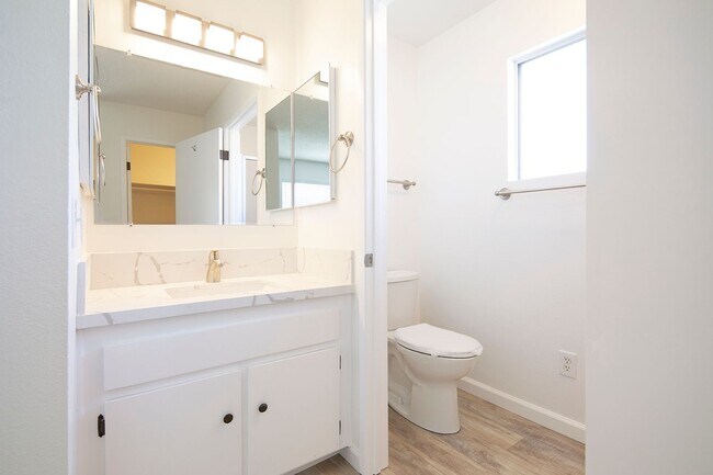 Building Photo - *OPEN HOUSE: 8/23 9-10AM* BEAUTIFUL Remode...