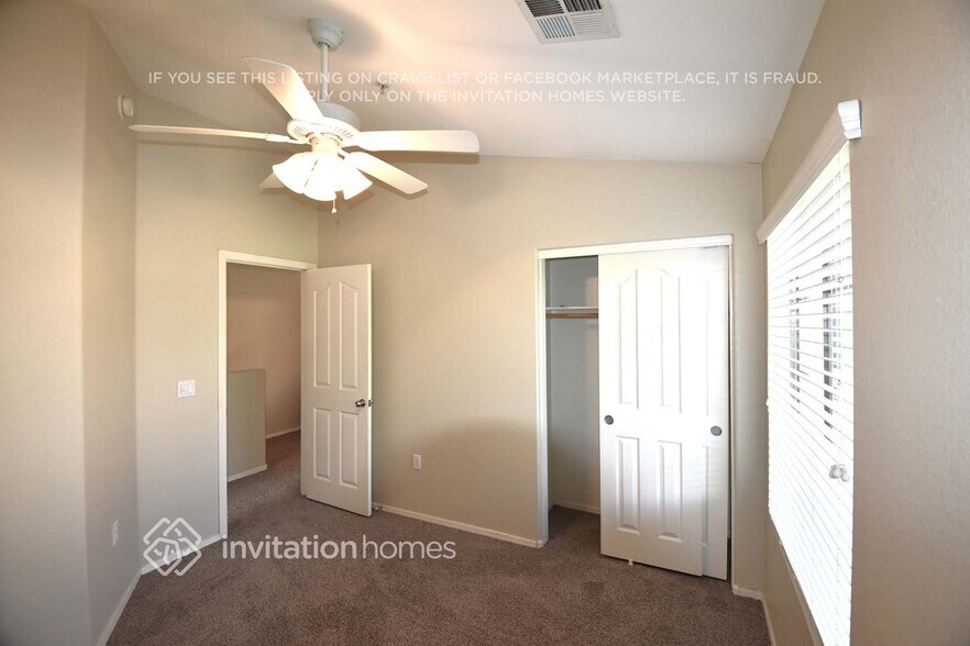 Building Photo - 421 N 168th Ln
