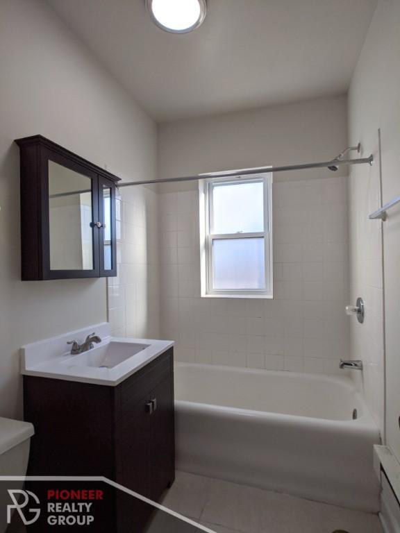 Building Photo - 1 bedroom in CHICAGO IL 60613
