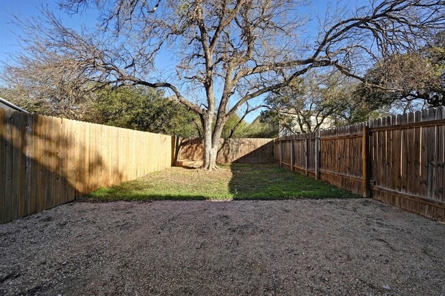 Building Photo - 2318 Riddle Rd