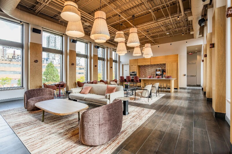 Building Photo - 350 N Desplaines St