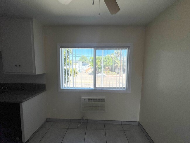 Building Photo - 6633 Woodley Ave