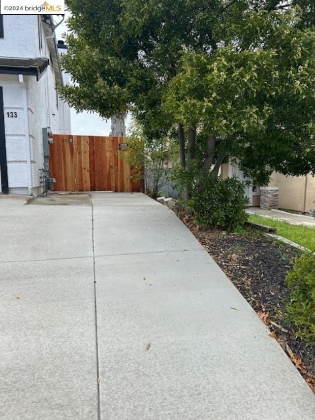 Building Photo - 133 Greenmeadow Cir